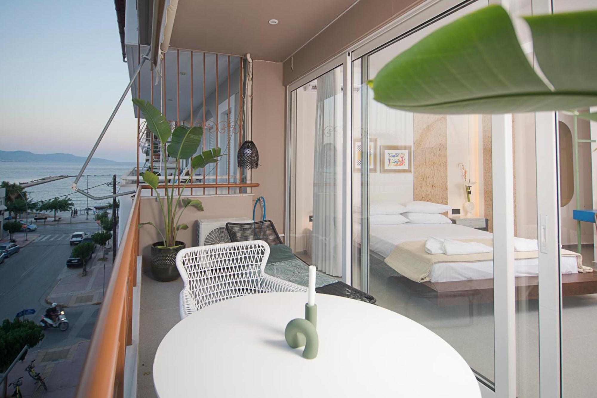 Apartamento Infinity Blue Next To The Sea Kalamata Exterior foto